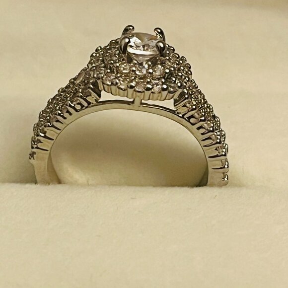 Sterling Silver 925 CZ Pave Cocktail Ring Size 6.5 with Blue Velvet Box - Picture 4 of 10